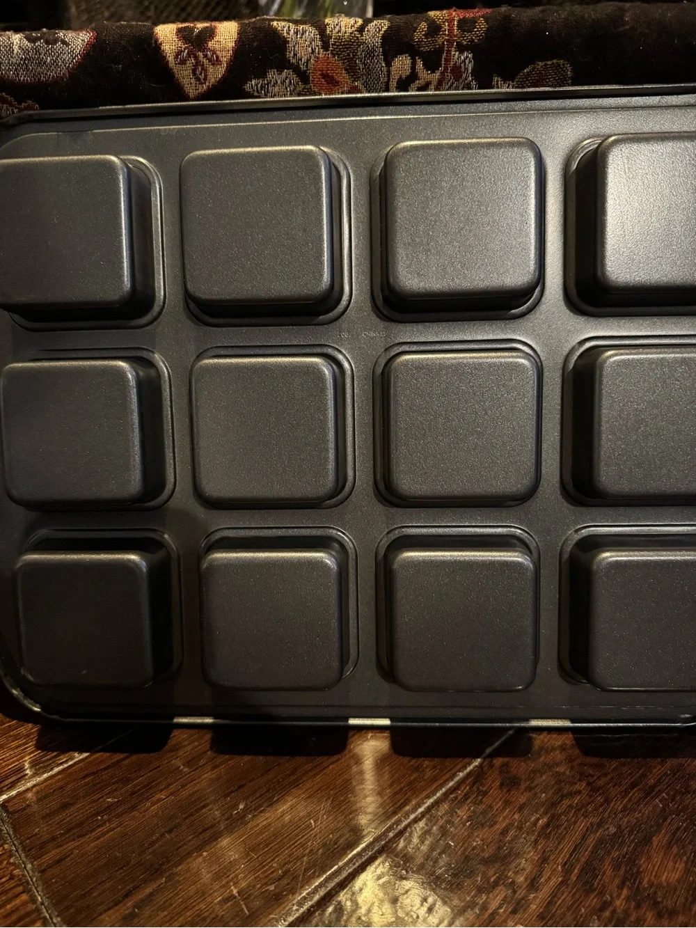 Pampered Chef Nonstick Square Mini Cake and Brownie Pan - Black